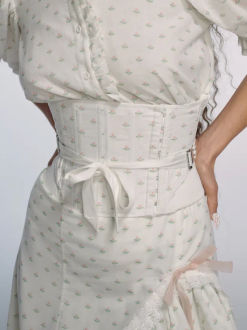 The Heartland Hourglass Waist Corset - Picture 5 of 6